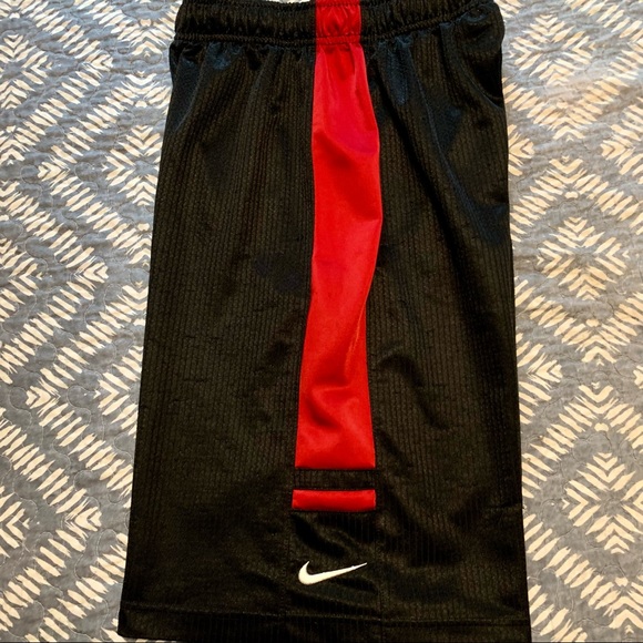 Youth NIKE basketball shorts - Picture 1 of 2